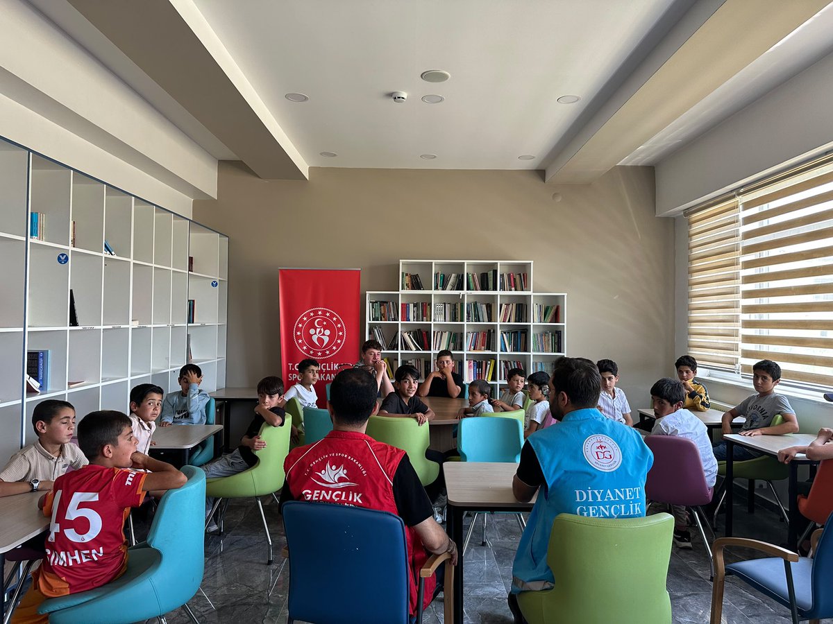 GrpnrMuftuluk's tweet photo. GENÇLİĞE DEĞER PROJESİ KAPSAMINDA TUTMAÇ MAHALLE CAMİİ YAZ KUR’AN KURSU ÖĞRENCİLERİNE ANLAMLI PROGRAM

@kasim___demir https://t.co/NBHt6IayKX