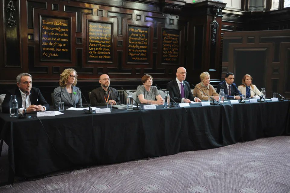 darknessintheg1's tweet photo. Remember this?The "summit" to tackle the "far right" held in Glasgow by Swinney &amp; pals?
Unfortunately for @JohnSwinney many of the key issues leading scots to right-wing politics are in this picture. https://t.co/jBUvBwQlll