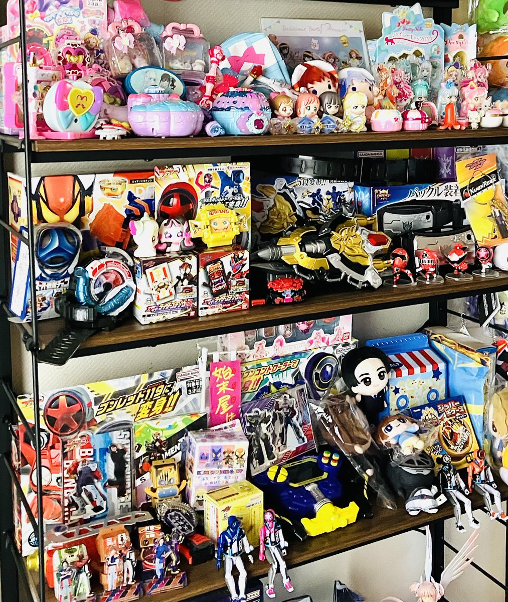 NUKUMORIT_T's tweet photo. めっちゃ別界隈なんですけど地震で崩れる前の自室のお気に入りだった部分見てもらってもいいですか？ありがとう
今の状態は、その、想像つくと思います………😭 https://t.co/6DyftW3rIV