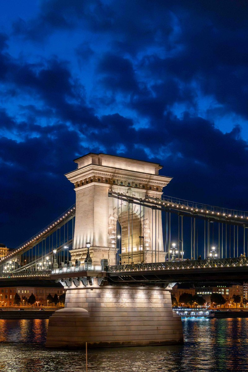 mphotoph's tweet photo. #Budapest #Frames 📸 https://t.co/o7OzPANisU
