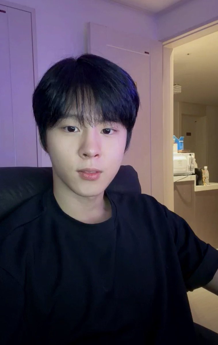 oicwoo's tweet photo. 코가진짜 뚱.뚱하네요?
눈은땡그라크….. 귀여워라👩‍❤️‍💋‍👨👩‍❤️‍💋‍👨👩‍❤️‍💋‍👨 https://t.co/VIhHtJIeUy