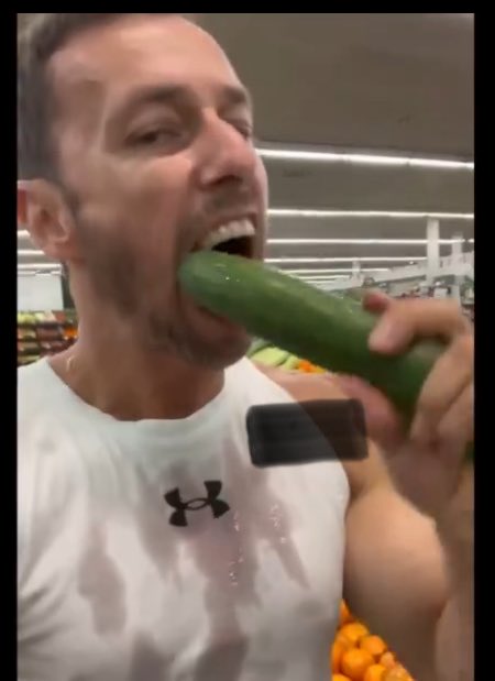 SFCsmith95's tweet photo. @krassenstein Stores will fail, already have in FL and KS. They will lose money every month eventually close. Y do u think these stores cost an avg 25 million to build when the average store in New York is built for 2-3 million? Why don’t you tell the entire truth instead of bits and pieces? https://t.co/nPWpyfTrb1