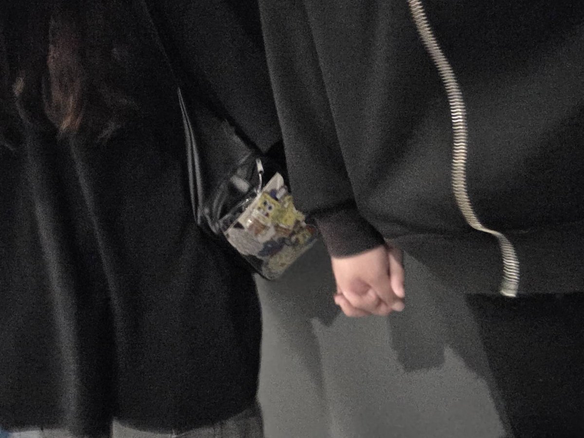choco_mint_vrc's tweet photo. 改めまして
VRchatから始まった恋物語は Vketにてリア彼女になってくれました 
最高のゲームをありがとう
#vketreal  #VRChat https://t.co/Cud2TViSMl