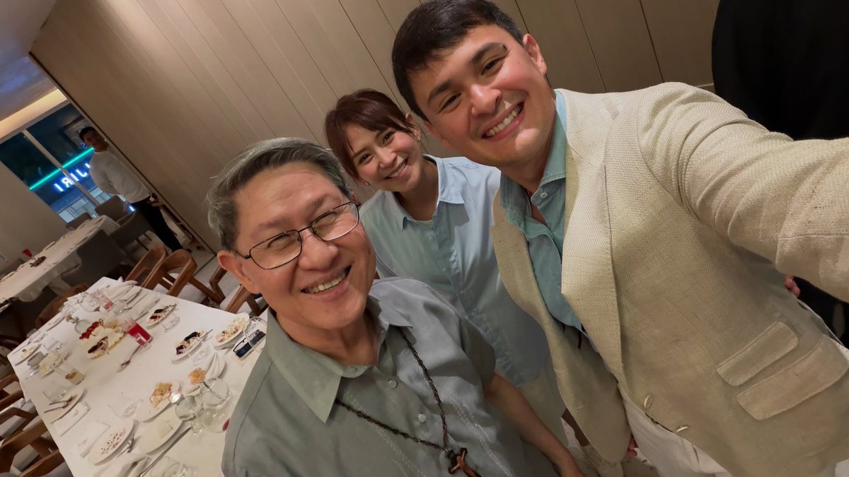 News5PH's tweet photo. ‘A BEAUTIFUL EVENING CELEBRATING SARAH’S BIRTHDAY’

Ibinahagi ni "Patriots" host Matteo Guidicelli ang ilang litrato mula sa birthday celebration ng singer-actress at kaniyang asawa na si Sarah Geronimo kasama ang kanilang pamilya.

Pinasalamatan din ng aktor si Cardinal Luis Antonio Tagle sa pagdalo nito sa kaarawan ng singer.

📸: Matteo Guidicelli