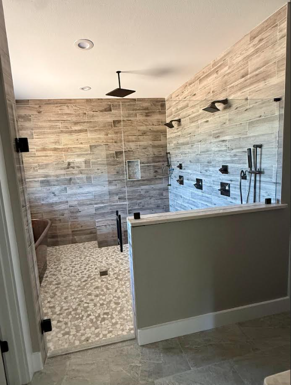 CollinCoGlass's tweet photo. Upgrade your bathroom with custom frameless shower glass in Frisco, Plano & McKinney. Perfect for homeowners, builders & remodeling contractors across DFW! Read our guide: https://t.co/6RMAs8V4ds #FramelessShower #DFW #BathroomRemodel https://t.co/iN14adG7ad