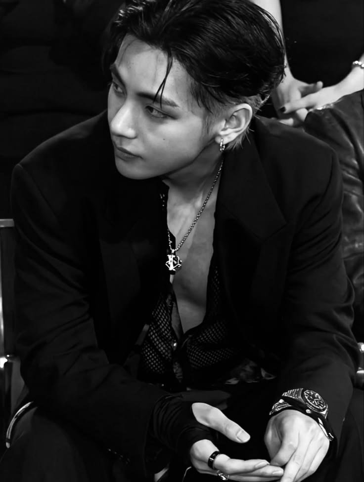 Emeralluvgguks's tweet photo. #taekookau where Taehyung gets a 2am call to bail his husband, Jungkook out of jail after a club raid. 

Things get messy when Jungkook refuses to thank him. https://t.co/N6WgGicOYm