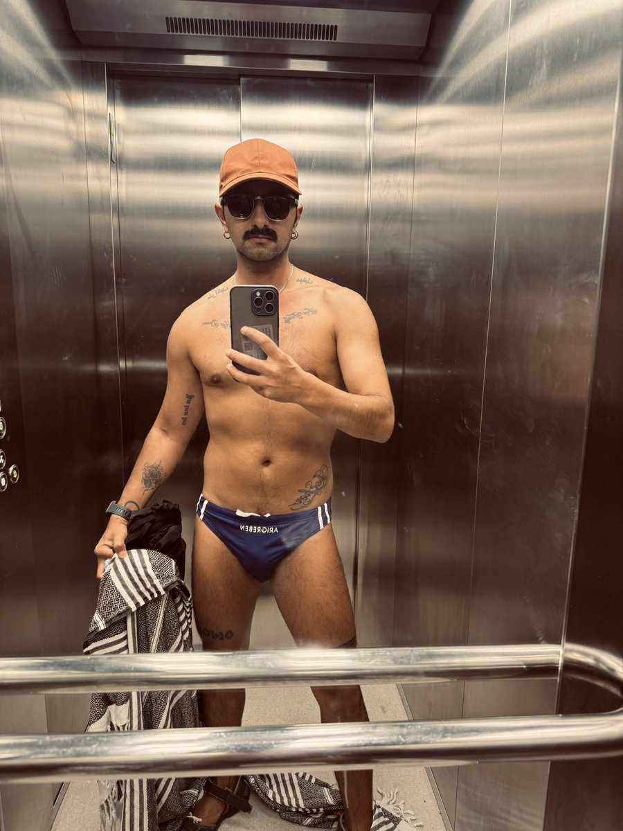 MysterJocker's tweet photo. Cuál invierno amiga? Yo estoy en verano https://t.co/sYIisiCgfs