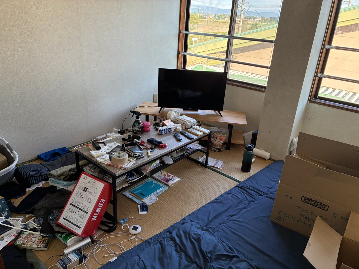 NAKAMURADAI0968's tweet photo. @ElmaSheitan 俺は熊本の合志市で本震に近かったですがグループホームで部屋に居たので結構揺れて部屋の物が散乱しただけで大きな怪我とかは無かったです👍。 https://t.co/hM6aS1KOgG