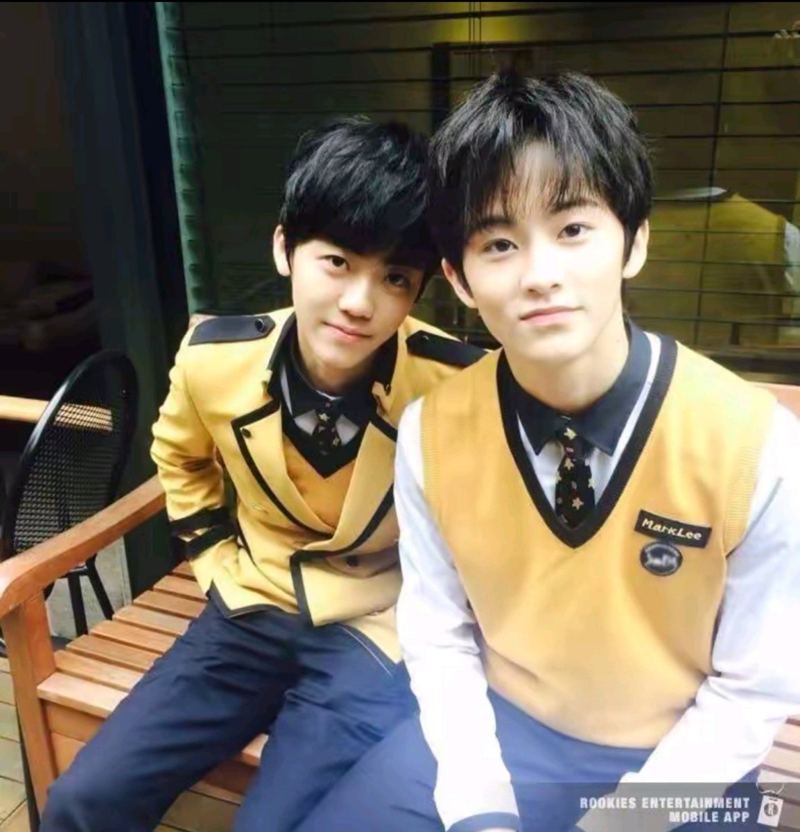 allynsays's tweet photo. high school rapper mark lee...when real name is so cool and now it's his stage name too https://t.co/4vZH6ShS0v