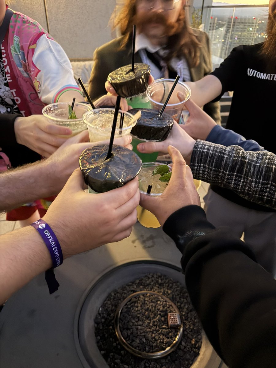 ZeroBlue_7's tweet photo. A perfect Offkai with the perfect people, I love the Joomfies and even more so the gifts the bug-girl agenda has given me. 

Let me make it proud by building more of what I can https://t.co/JPAFGWIGJF
