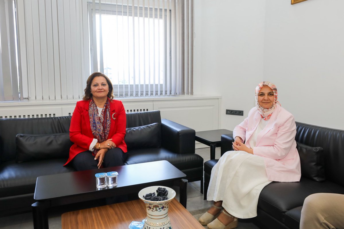 burcukoksal03's tweet photo. İhsaniye Belediye Başkanımız Emine Gökçe, AK Parti İhsaniye İlçe Başkanımız Mehmet Yılmaz, Döğer Belediye Başkanımız Mehmet Akif Ersoy ve Kayıhan Belediye Meclis Üyemiz Bayram Ali Akkuş ile görüş alışverişinde bulunduk. https://t.co/ckrVUasArw