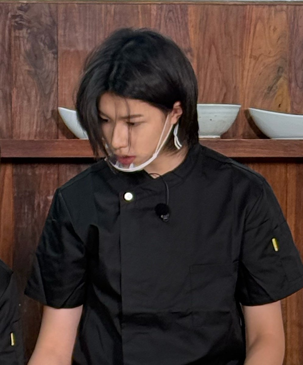 moon_ren17's tweet photo. Why this kid look stressed and not in a mood 😂 https://t.co/HBBdECiXKj