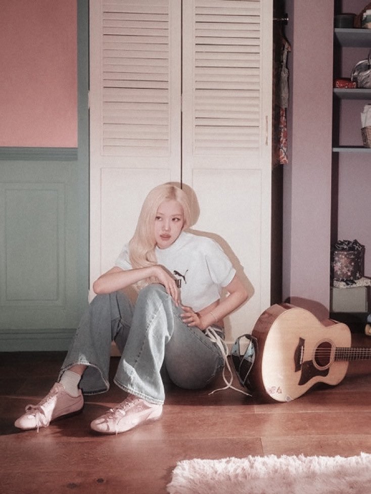 roseeaun's tweet photo. retro aesthetic, soft lighting, and a whole lot of pink. https://t.co/yvccQ0Jyf3