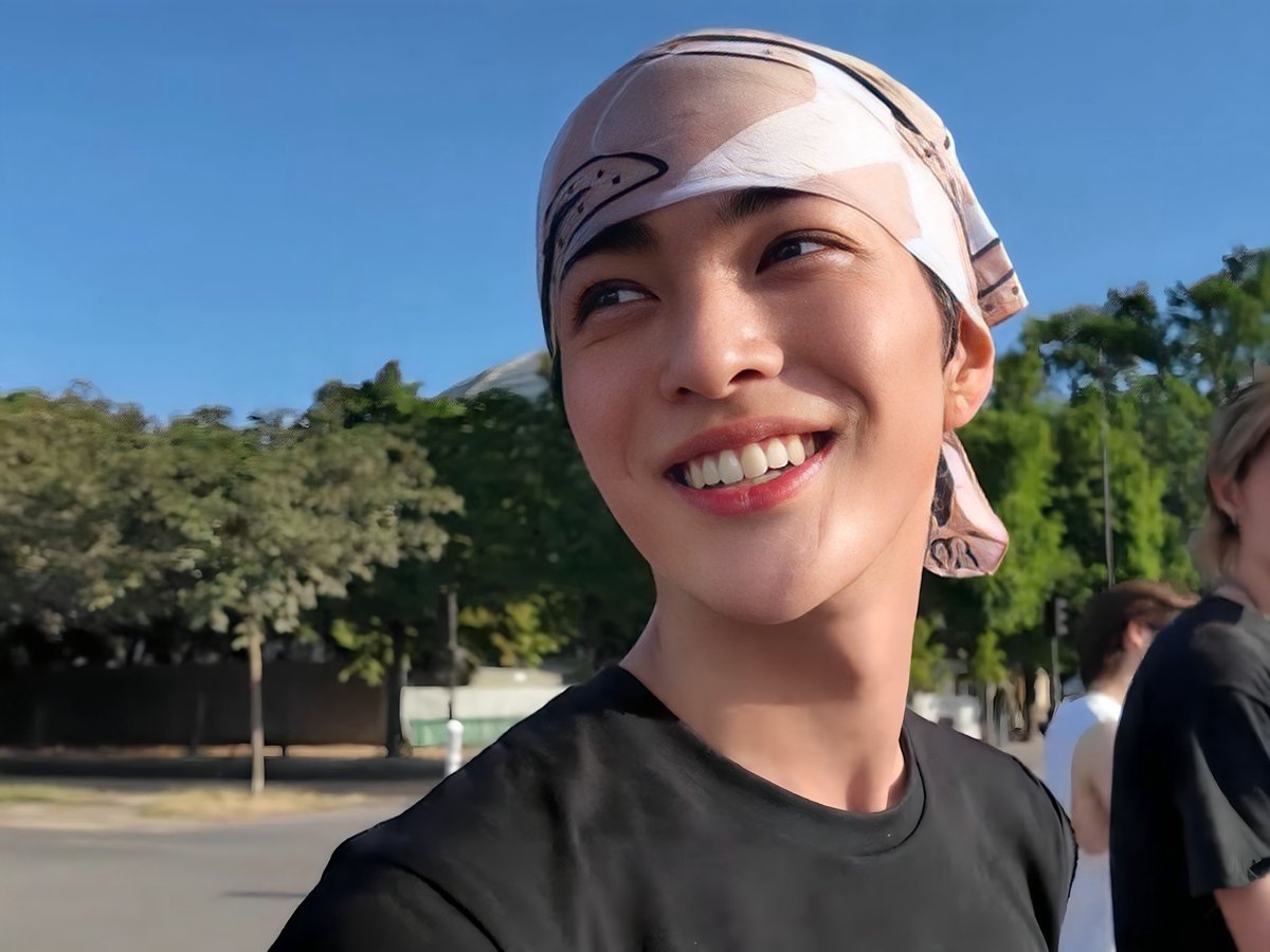 keoncats's tweet photo. he’s so beautiful. beautiful like a flower catches the sun ☀️🪷 https://t.co/zo3PN0bCea