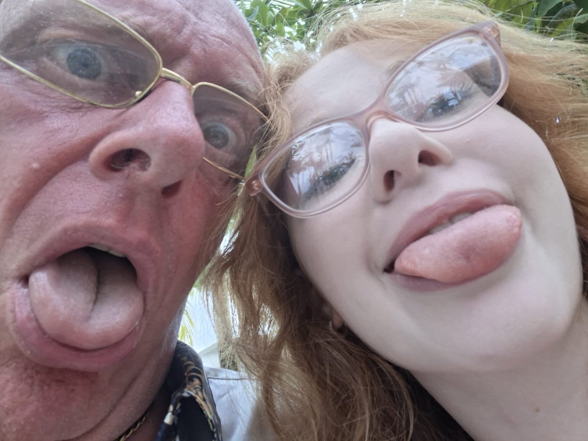 TrevCampbell's tweet photo. #tonguesout #messingabout with my daughter on day 2 of our #DominicanRepublic #holiday Xbuds https://t.co/TFtu48utZc