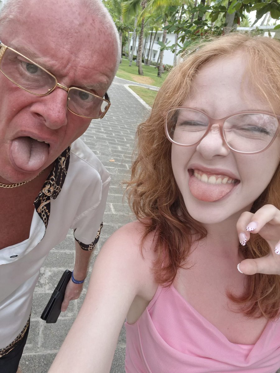 TrevCampbell's tweet photo. #tonguesout #messingabout with my daughter on day 2 of our #DominicanRepublic #holiday Xbuds https://t.co/TFtu48utZc