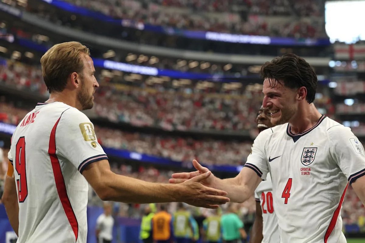 nickonway's tweet photo. and happy birthday harry kane https://t.co/e8vcNjXzhc