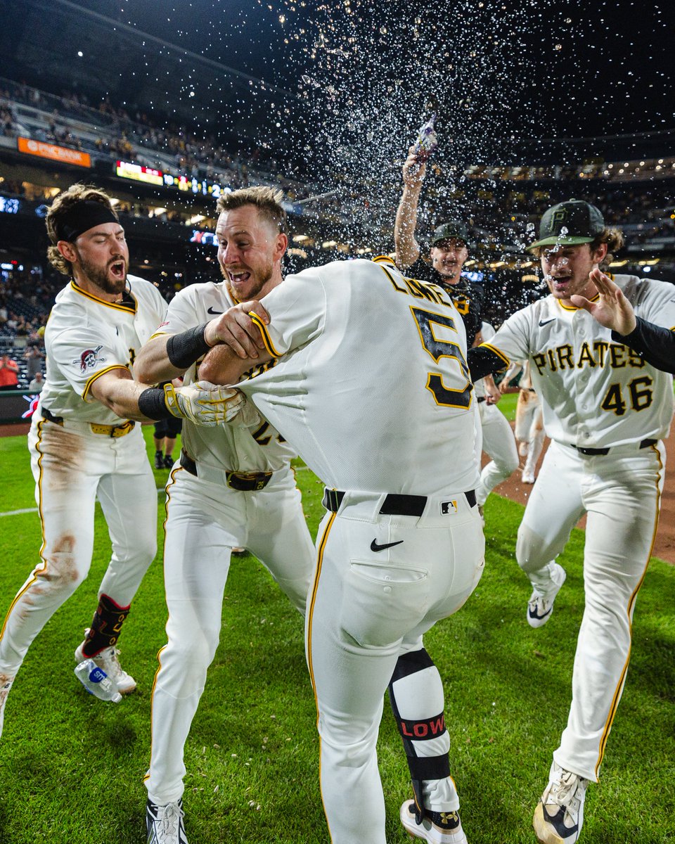 Pirates's tweet photo. Live, Laugh, Lowe. 😃 https://t.co/hWjzSvz2Qk