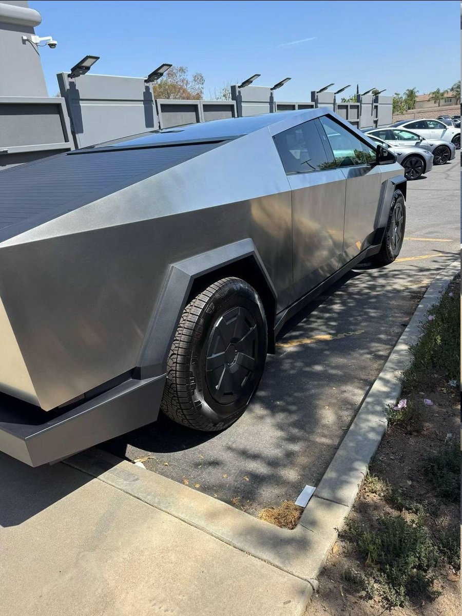 Ann90yk's tweet photo. Finally took delivery of my Cybertruck! Proud to officially join the Tesla family #Cybertruck #Tesla #TeslaFamily #FSD https://t.co/zYEAWV8UTO