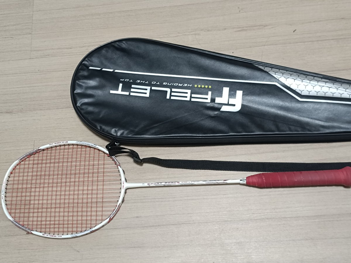 ancitkubb's tweet photo. ปล่อยต่อไม้แบด felet sport force 3U 26ปอนด์ สายตบ ไม้สวย มีลอยด้านบนนิดนึง ไม้แท้จาก Super sports จัดมา≈2380 ปล่อย 1190฿ #ไม้แบด #ไม้แบดมือ2 #felet https://t.co/fAf2bVG4Hx