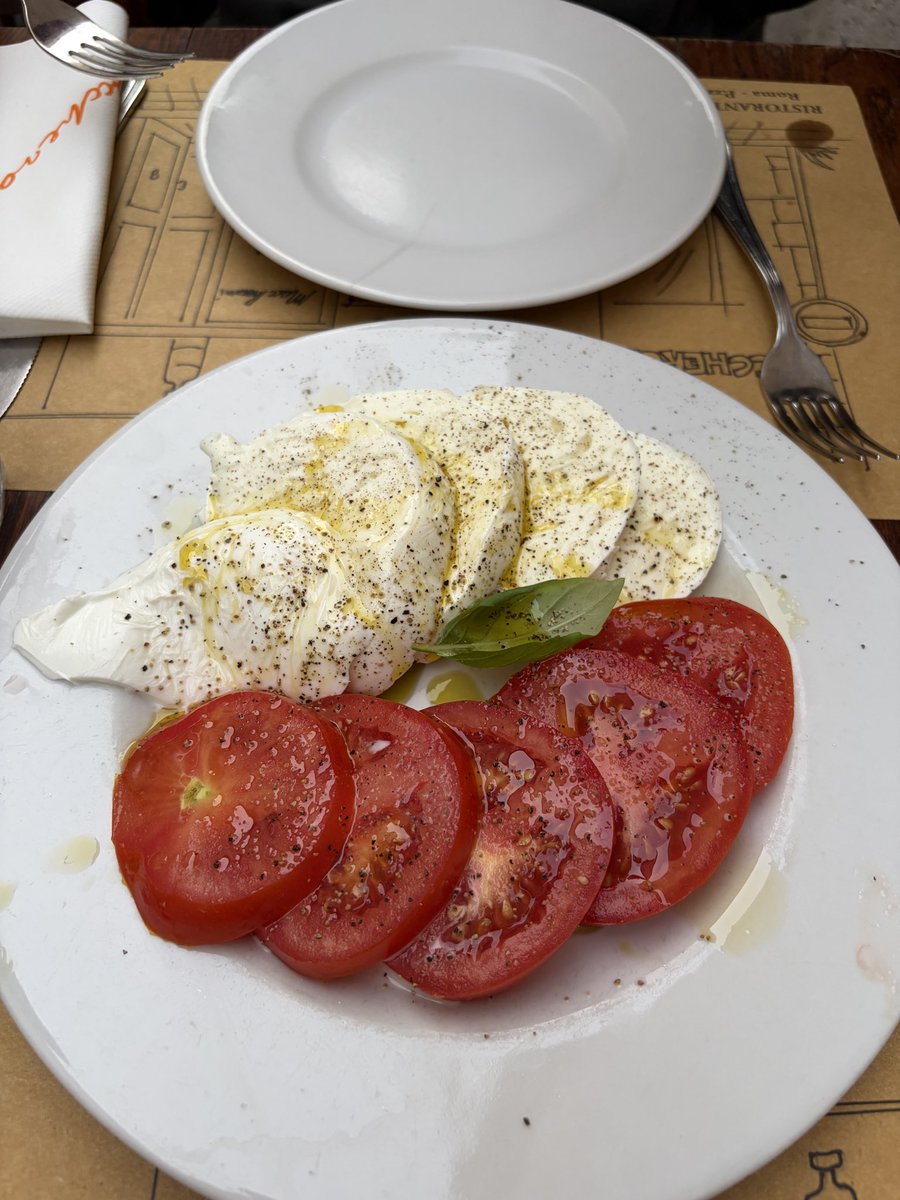 haris__s's tweet photo. eating good https://t.co/n3n2BdhUBa