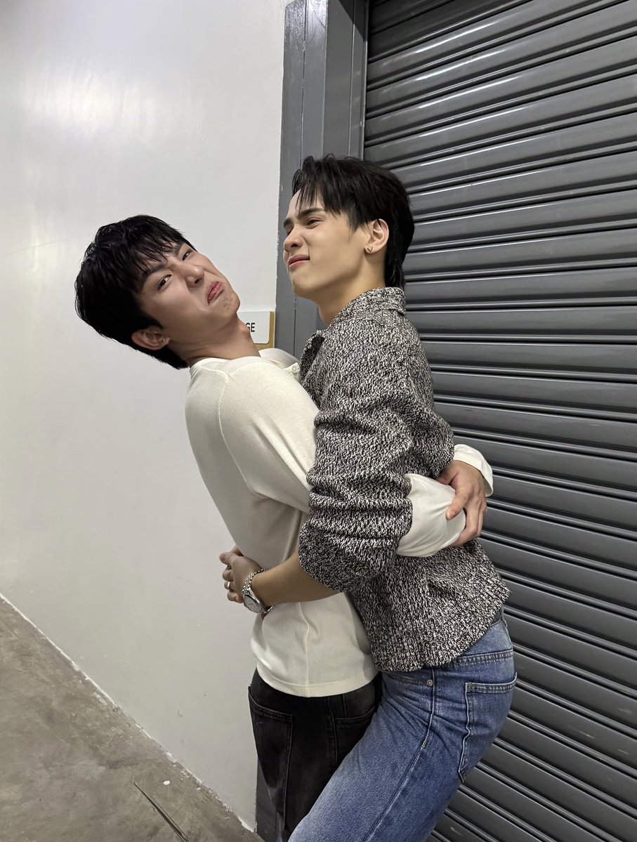 imymorr's tweet photo. ปรัตถ์วาจา //เปิดกล้องได้เลยยยย

#SurfJava ✮⋆˙
. ݁₊ ⊹ . ݁ #RoommateChaos⟡ ݁ . ⊹ ₊ ݁. https://t.co/31pDqvtMbp
