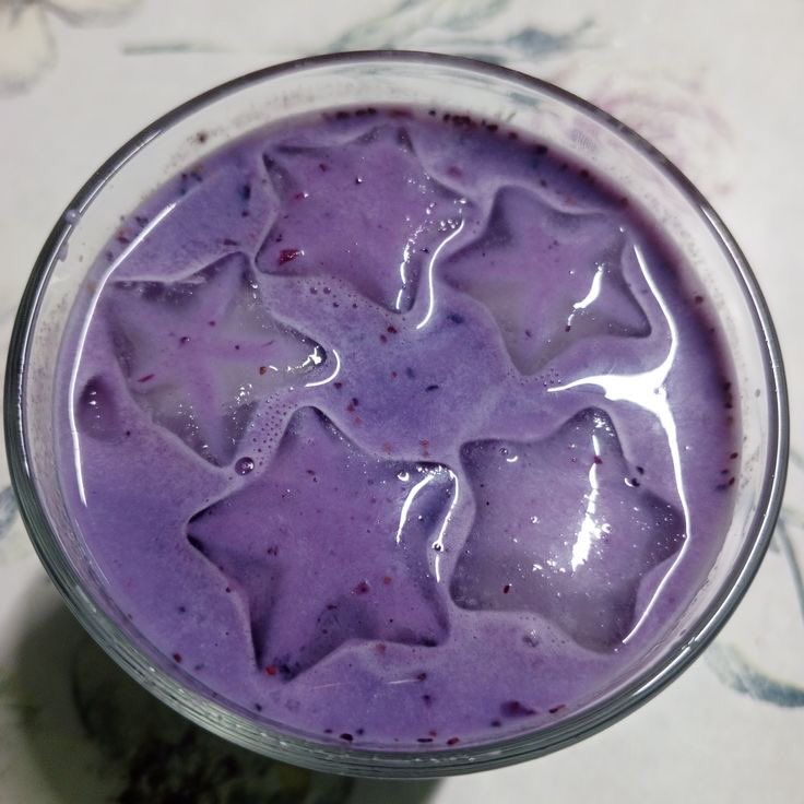 violettweets_'s tweet photo. star or butterfly shaped ice? https://t.co/TV5X8f3bh2
