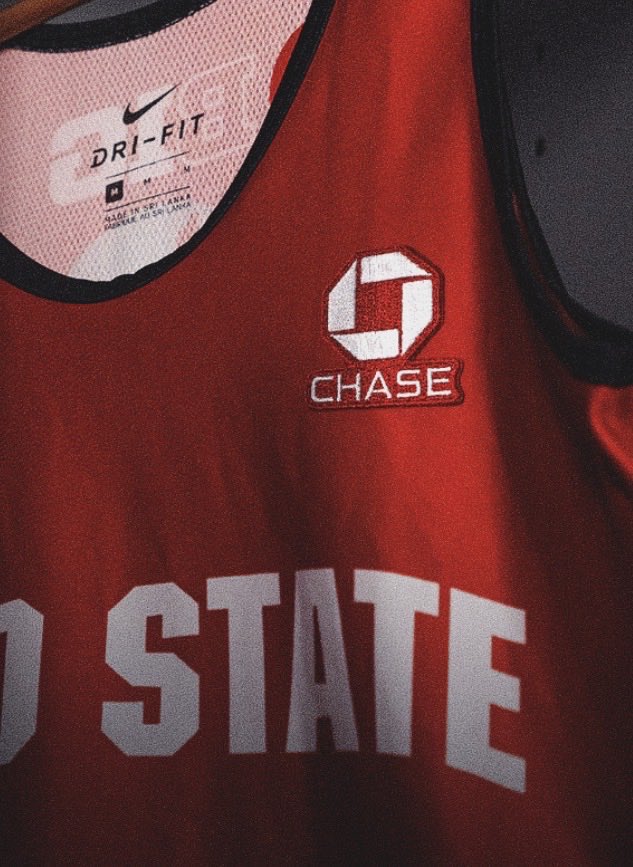 NFL_DovKleiman's tweet photo. Insane: JPMorgan Chase will pay Ohio State athletics over $15 million annually as their new jersey patch sponsor.

The NIL is only going to get crazier.

🤯🤯🤯 https://t.co/R0Qt8EHtPp