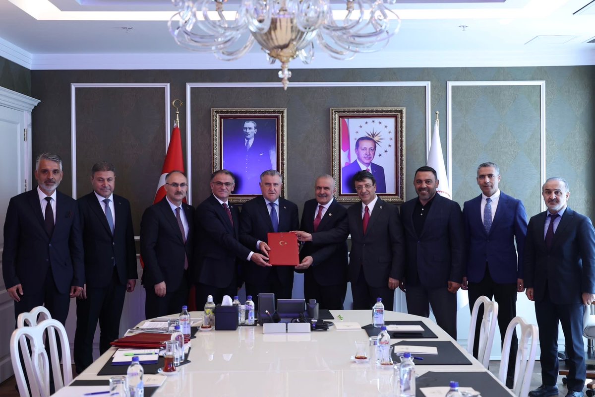 ikramkali's tweet photo. Van’ımıza değer katacak 20 bin kişilik Yaşayan Stadyum ve tramvay projelerinin hayata geçiren Cumhurbaşkanımız Sayın Recep Tayyip Erdoğan’a, Sayın Bakanlarımıza, Sayın Valimize, Sayın Milletvekillerimize ve emeği geçen herkese teşekkür ediyoruz.
#Van #Tramvay #Vanspor https://t.co/U4CTV8rBnv