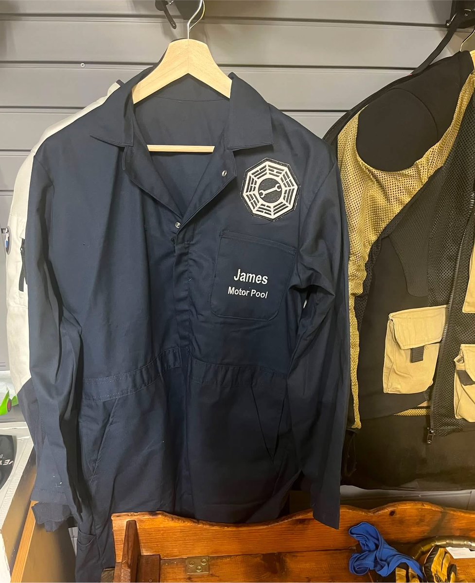 TheLOSTworld_'s tweet photo. What a great thrift store find! https://t.co/R7GZr7fHes