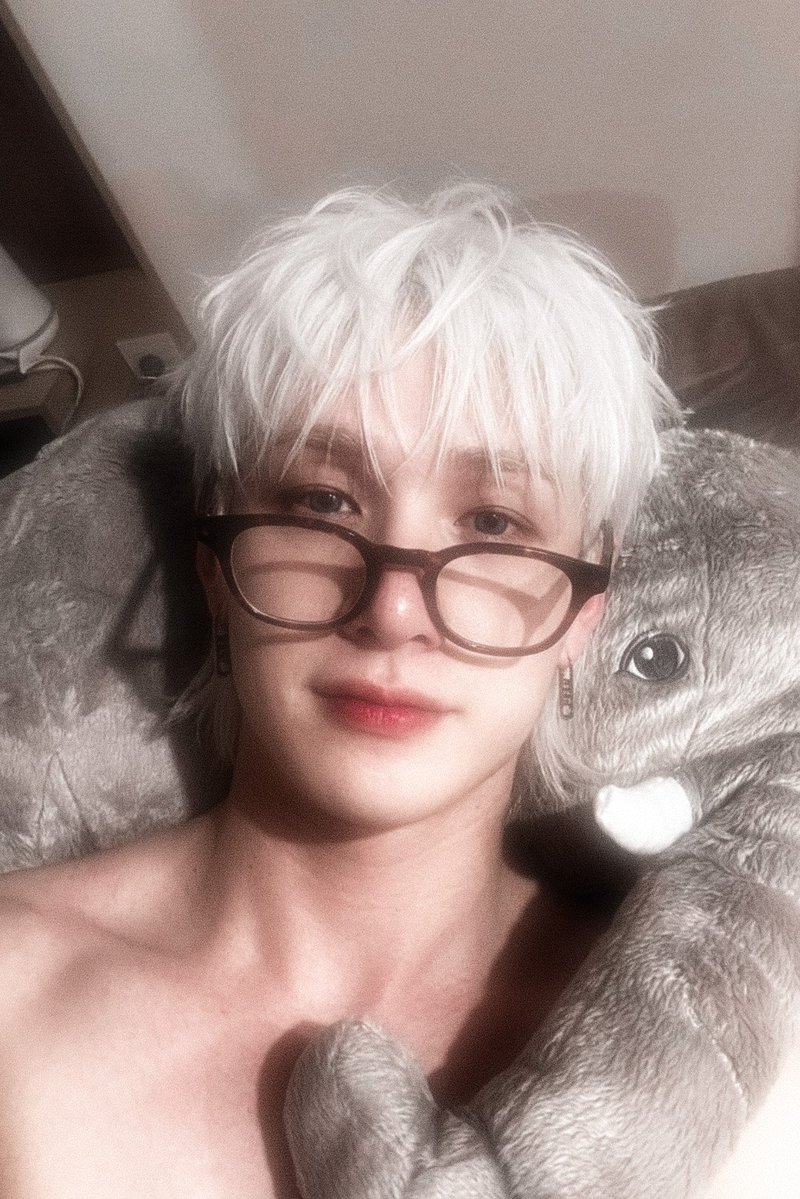 _bycaspian's tweet photo. ♥︎ — Me desarme tantas veces para completar un corazón, que no necesitaba de mis pedazos. 

ㅤㅤㅤBuenos días, esperando que sea una mañana hermosa para ustedes.
#fk https://t.co/YBW3ICllrq