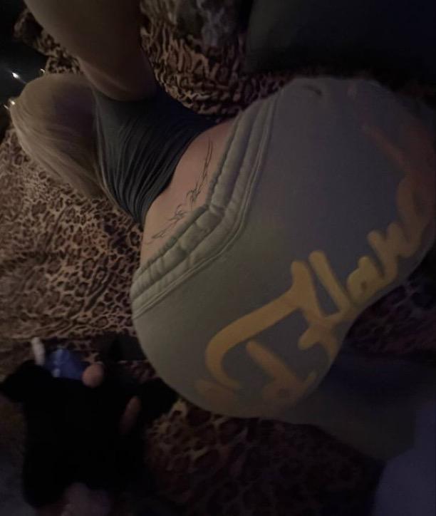 DeanKristi72175's tweet photo. <33 if I can send u my g00ning butt pics https://t.co/cIioa6iWom