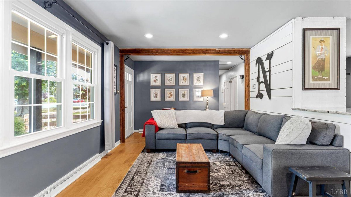 skypacotteam's tweet photo. 2305 Hawthorne RD, Lynchburg, VA 24503 just hit the market!
Take a look at this awesome space: https://t.co/BtrUrPpabL https://t.co/0mSm1TMfHD