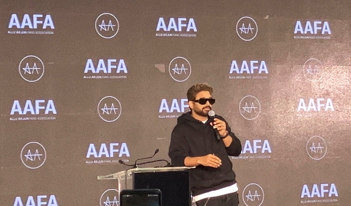 icon_trolls's tweet photo. 900+ members ki pic ivvadam highlight ante, Andariki nachina pose lo photos ivvadam Greatest asalu❤️‍🔥

Ni patience ki hats off, Fans hero for a reason @alluarjun 🙇🏻 https://t.co/Pr2sLzmYxH