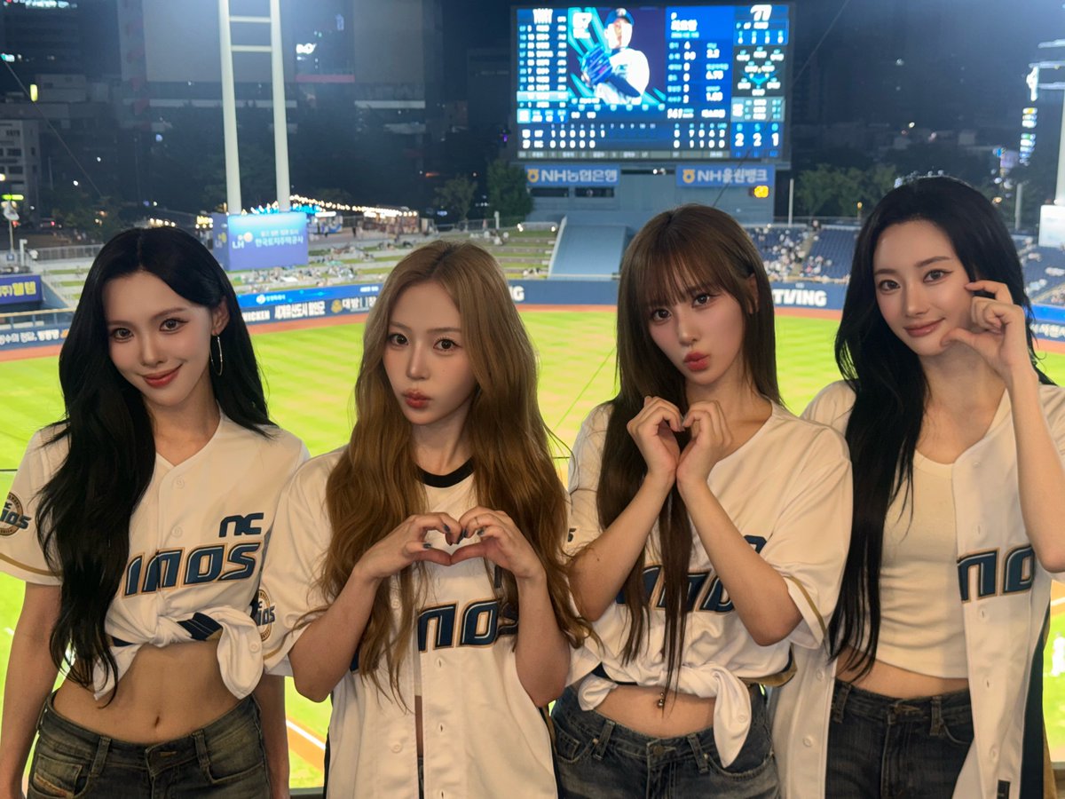 PRIMROSE_AO's tweet photo. 첫 시구, 시타 그리고 애국가와 특별 무대까지!
NC 다이노스와 함��� 할 수 있어서 행복했습니다🦖
#PRIMROSE
#HAYUN #RAINIE
#NAHYUN #RUBY https://t.co/cwDKQ53awH