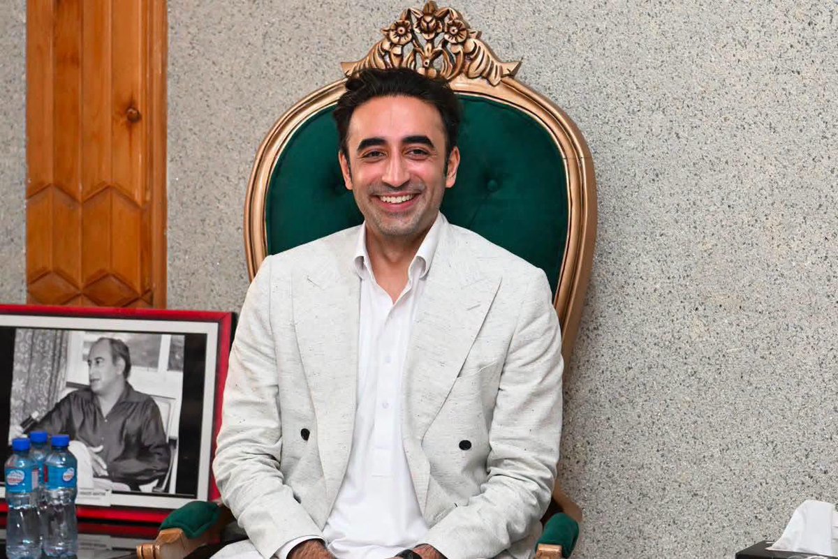 JavedAyoub's tweet photo. کوٹلہ مظفرآباد
پاکستان پیپلزپارٹی کے چیئرمین بلاول بھٹو زرداری کی آزاد جموں و کشمیر ایل اے 27 سے نامزد امیدوار پی پی پی سردار جاوید ایوب خان سے ان کی رہائش گاہ پر ملاقات۔
#Azad_Kashmir #PPPAJK https://t.co/uBpWDafPOI