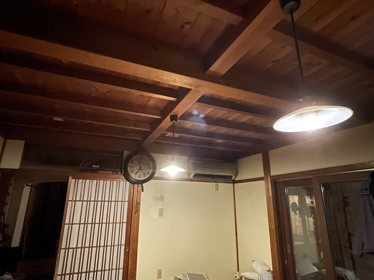 hatunemix's tweet photo. うちの元自宅
1500万円(要相談)くらいで買えそうだぞ！
誰か買うかい？

土地138坪
建屋57坪(不確か)
防音オーディオルーム24畳
120インチスクリーン付き

業務用キッチン
完全木造、壁は漆喰
駐車場2〜3台
シャッター付きガレージあり

栃木県足利市葉鹿南町
内覧可能

希望者は早めにご連絡を！ https://t.co/roiGCJAsuT