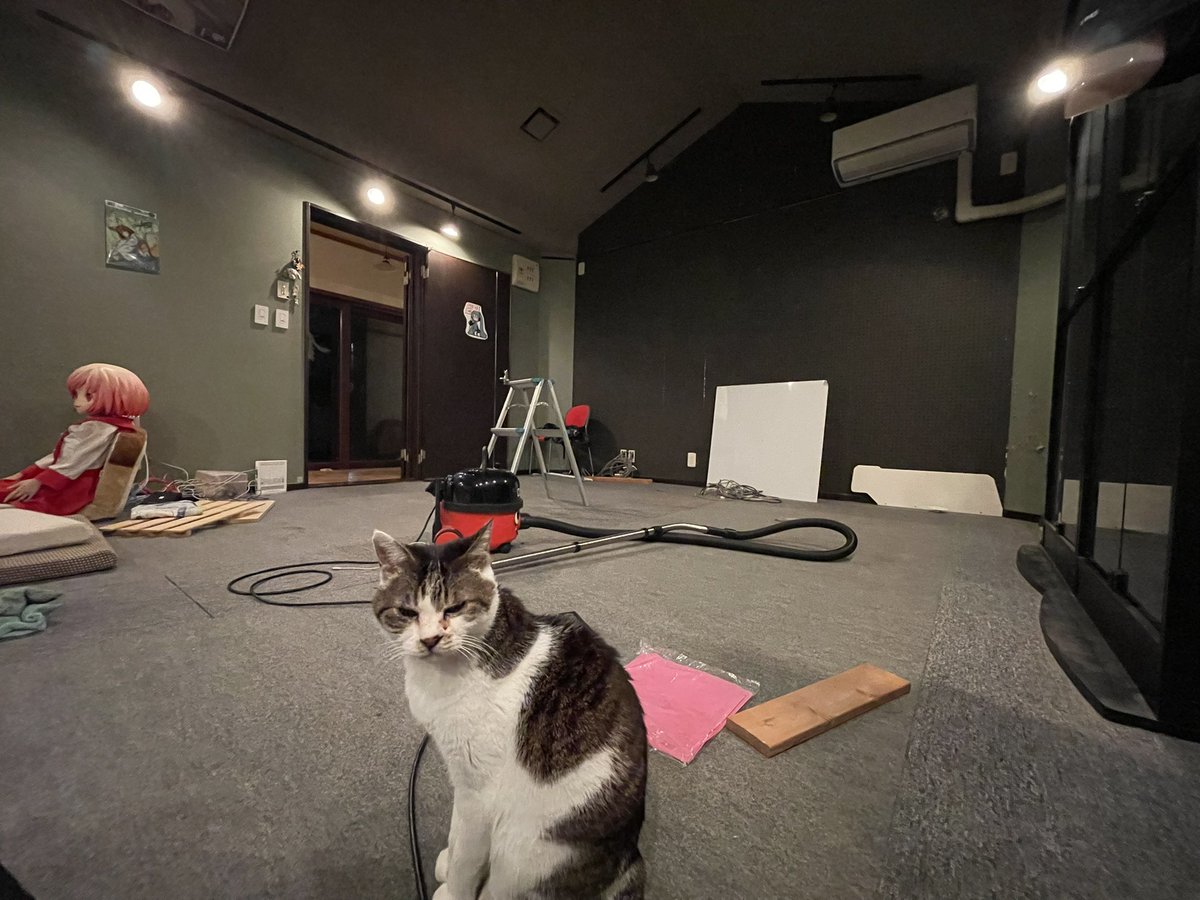 hatunemix's tweet photo. うちの元自宅
1500万円(要相談)くらいで買えそうだぞ！
誰か買うかい？

土地138坪
建屋57坪(不確か)
防音オーディオルーム24畳
120インチスクリーン付き

業務用キッチン
完全木造、壁は漆喰
駐車場2〜3台
シャッター付きガレージあり

栃木県足利市葉鹿南町
内覧可能

希望者は早めにご連絡を！ https://t.co/roiGCJAsuT