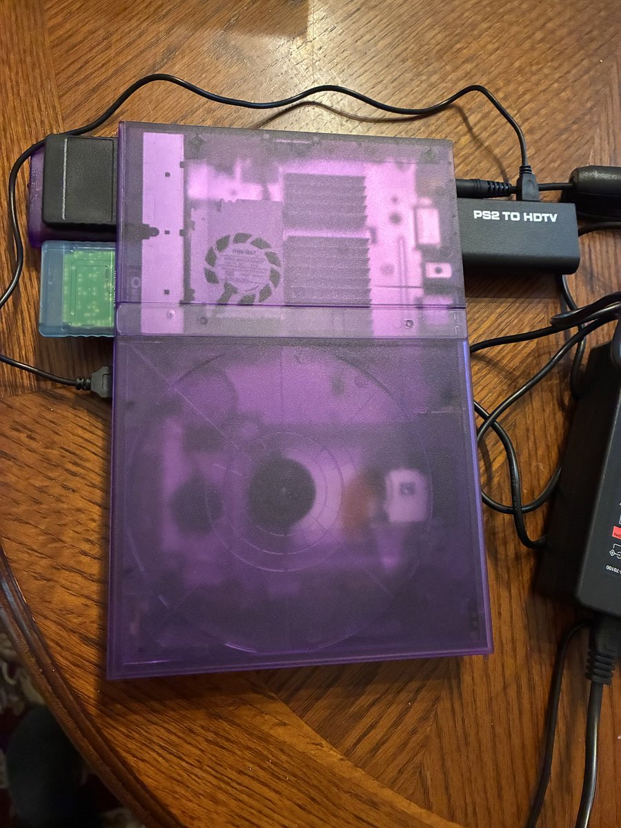 Arumi_kai's tweet photo. Today’s project. New shell, laser &amp; ribbon. Now we just have to hope it turns on &amp; the converter works. 👀 https://t.co/KtLqdLJATY
