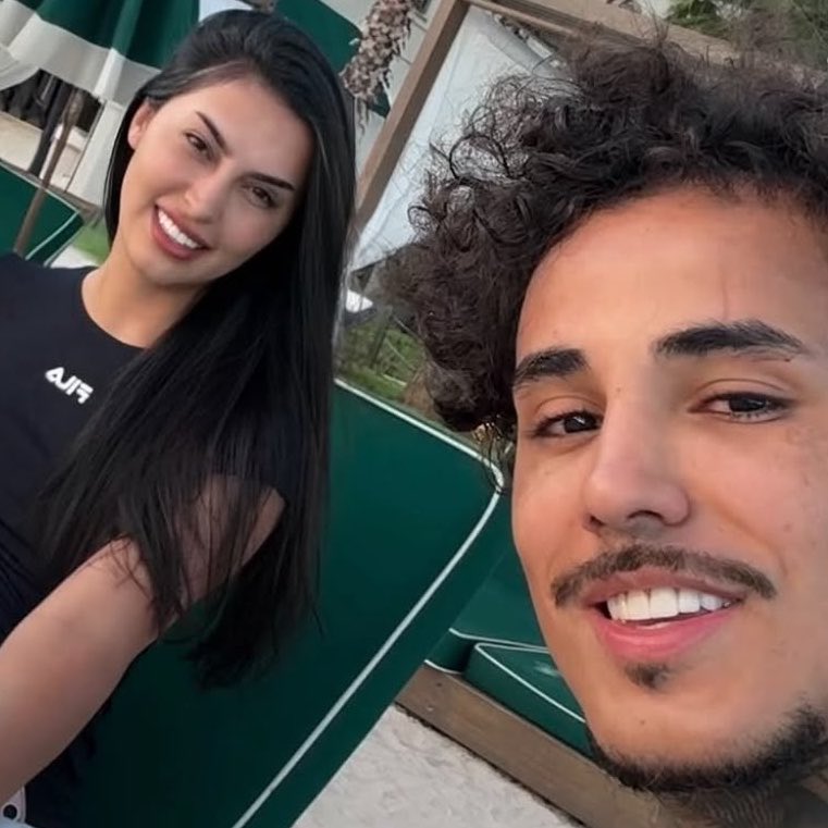 choquei's tweet photo. 🚨VEJA: MC Livinho e Byanca Gabarron terminam casamento após 10 anos juntos. https://t.co/lRfn2mkwCu