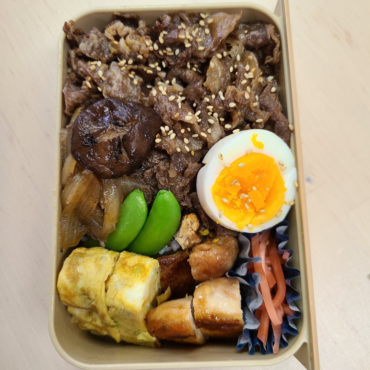 dazupomi's tweet photo. 弁当作るのやっと負担に感じなくなってきた。楽しいまでもっていきたいところ。 https://t.co/uPLLAlMSyV