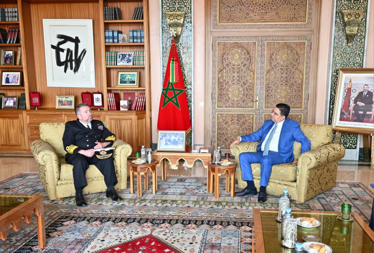 DiplomaciaM's tweet photo. El Sr.Nasser Bourita se ha reunido, hoy en Rabat, con el Vicealmirante y Asesor Militar Superior Británico para la región MENA, Sr.Edward Ahlgren OBE. https://t.co/ewNi3FhVi3
