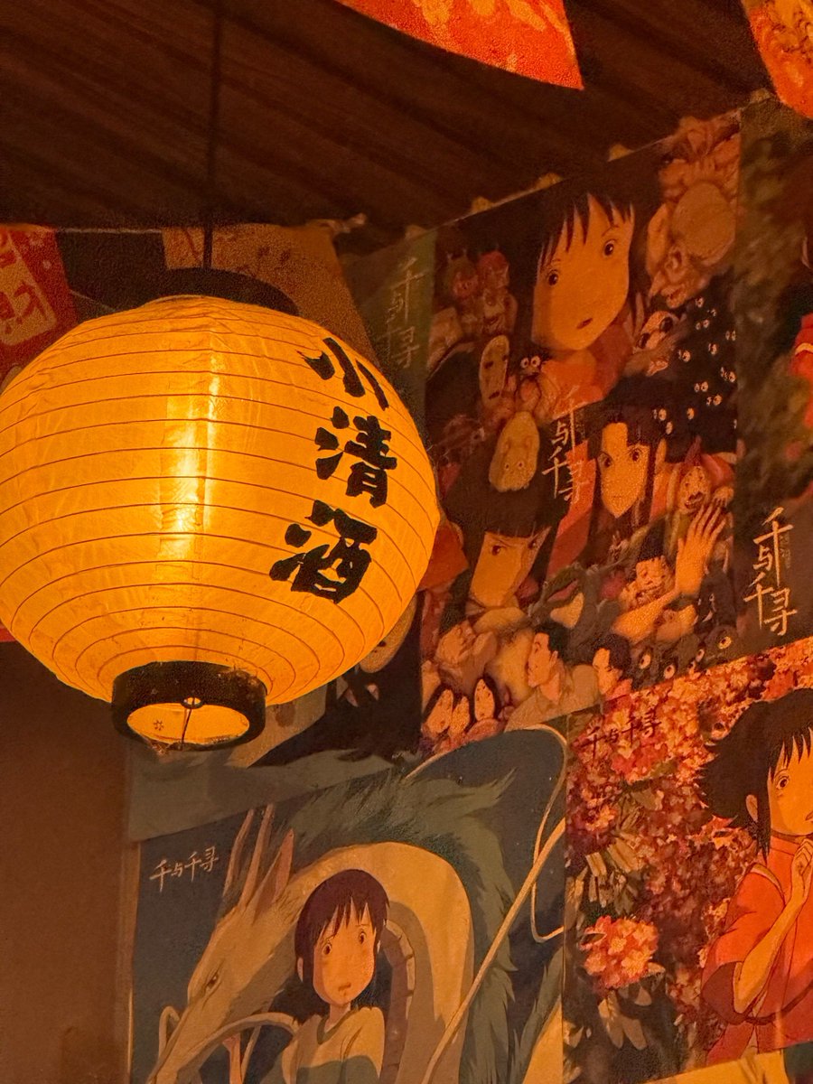 Soniaopi_'s tweet photo. 翻到和老友的旧合影，今晚立刻约酒——吐槽吐槽没营养的日常，聊聊藏了好久的心事，这才是成年人的充电方式啊 https://t.co/hm9e6H6W21