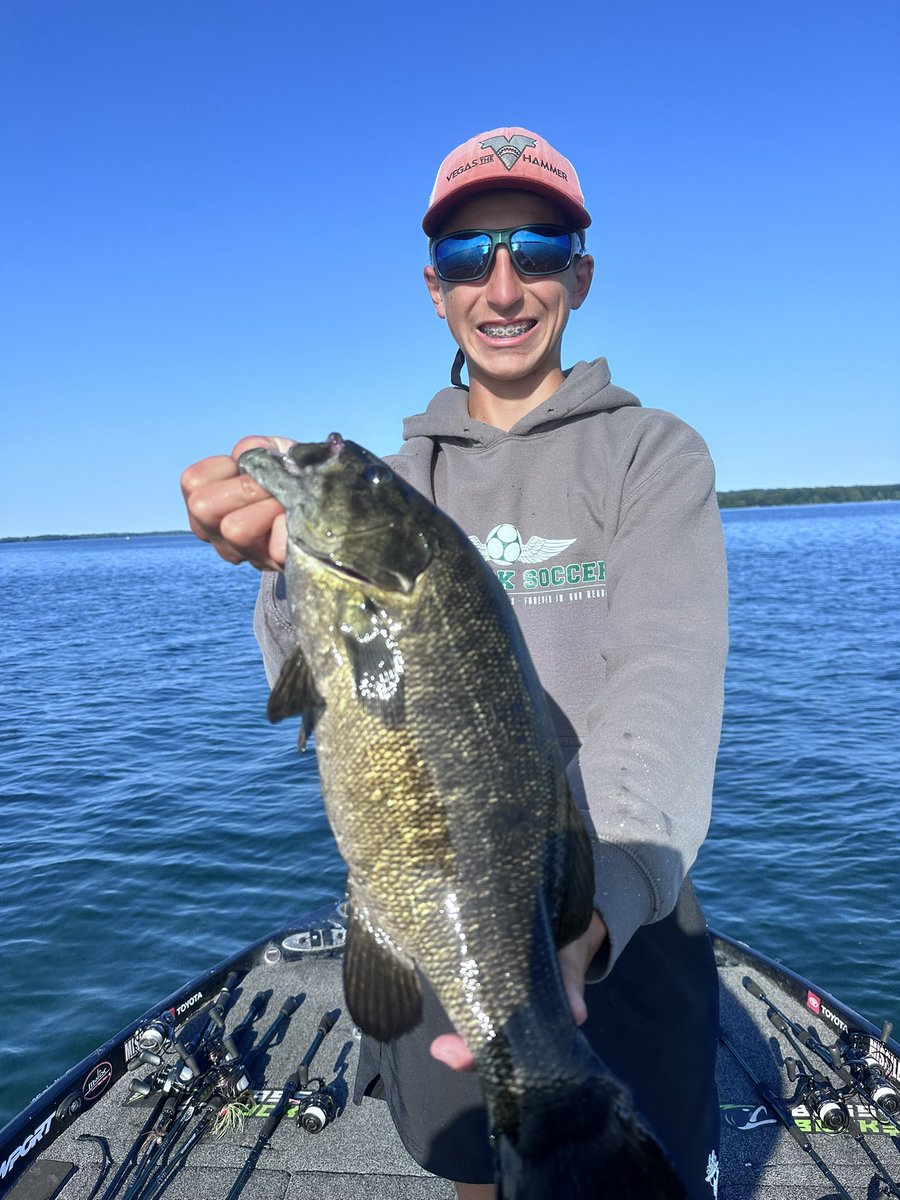 mike_Iaconelli's tweet photo. What an incredible three days of bass fishing with @vegasthehammer up on the St. Lawrence River in New York! This place has to be one of the best smallmouth fisheries in the world! https://t.co/YYsDbSSJhD