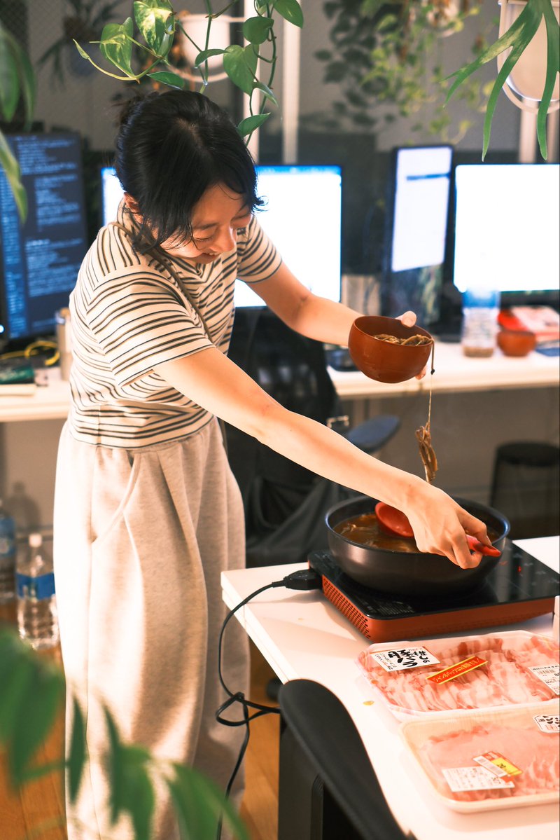 ymnodesignf's tweet photo. ムラマツ食堂名物
火鍋パーティー！！！🔥

inオフィス笑 https://t.co/IwBwiN2aq2