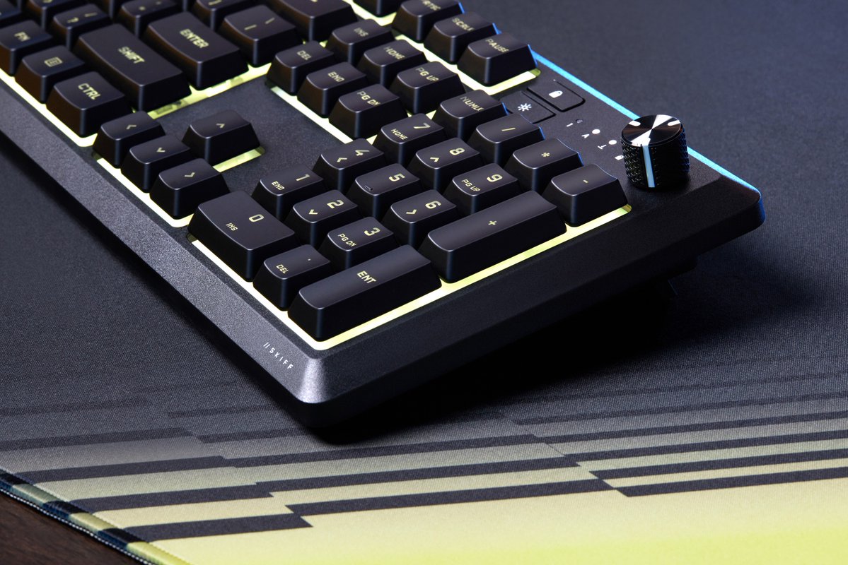 CORSAIRDE's tweet photo. ⌨️ Die Nachfolger der beliebten K55 Serie sind da!

Die neuen CORSAIR SKIFF 100 &amp; SKIFF 100 PLUS liefern zuverlässige Full-Size-Membran-Performance für Gaming, Arbeit und Alltag. 🎮

Mit oder ohne G-Keys – ihr habt die Wahl.

👉 https://t.co/LzW8kdu42Q
👉 https://t.co/0EIez16QyM https://t.co/PA5BsuM8Rv