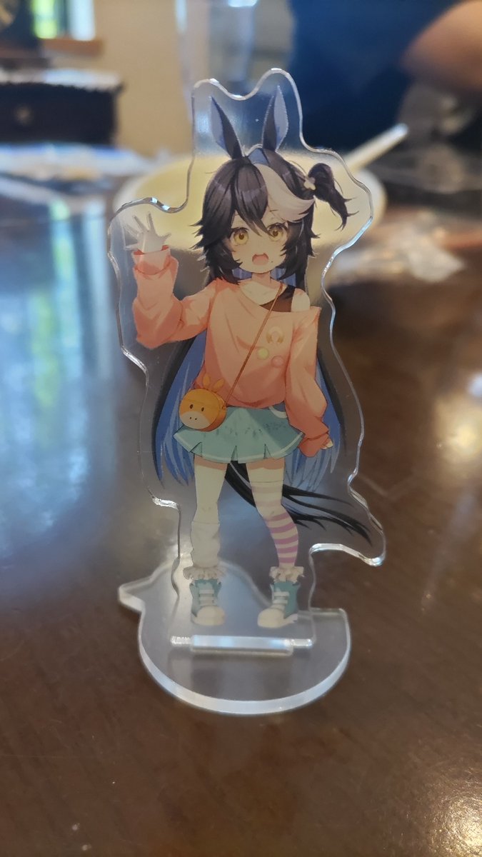 corn_kmvl's tweet photo. 私は幼い姿になったオルちゃんにこう言いたいのだ
「そこのお姉ちゃん、好きな馬券買ってあげるからこっちにおいで」ってさ https://t.co/GmsVO2qAJT