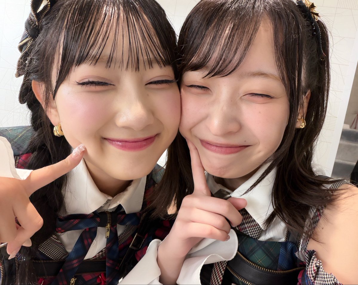 Hiyuka_1007's tweet photo. #ここからだ公演 ありがとうございました！🍆🍅🌽

今日は若手多めの公演でしたが、みんな仲良しで元気で楽屋から楽しかったなぁ🤭✨

MCも幼少期あるあるをして盛り上がった(？)気がします‼️笑

7月最後の公演いい締めになりました！ありがとうー！！ https://t.co/n6jdUa49bh