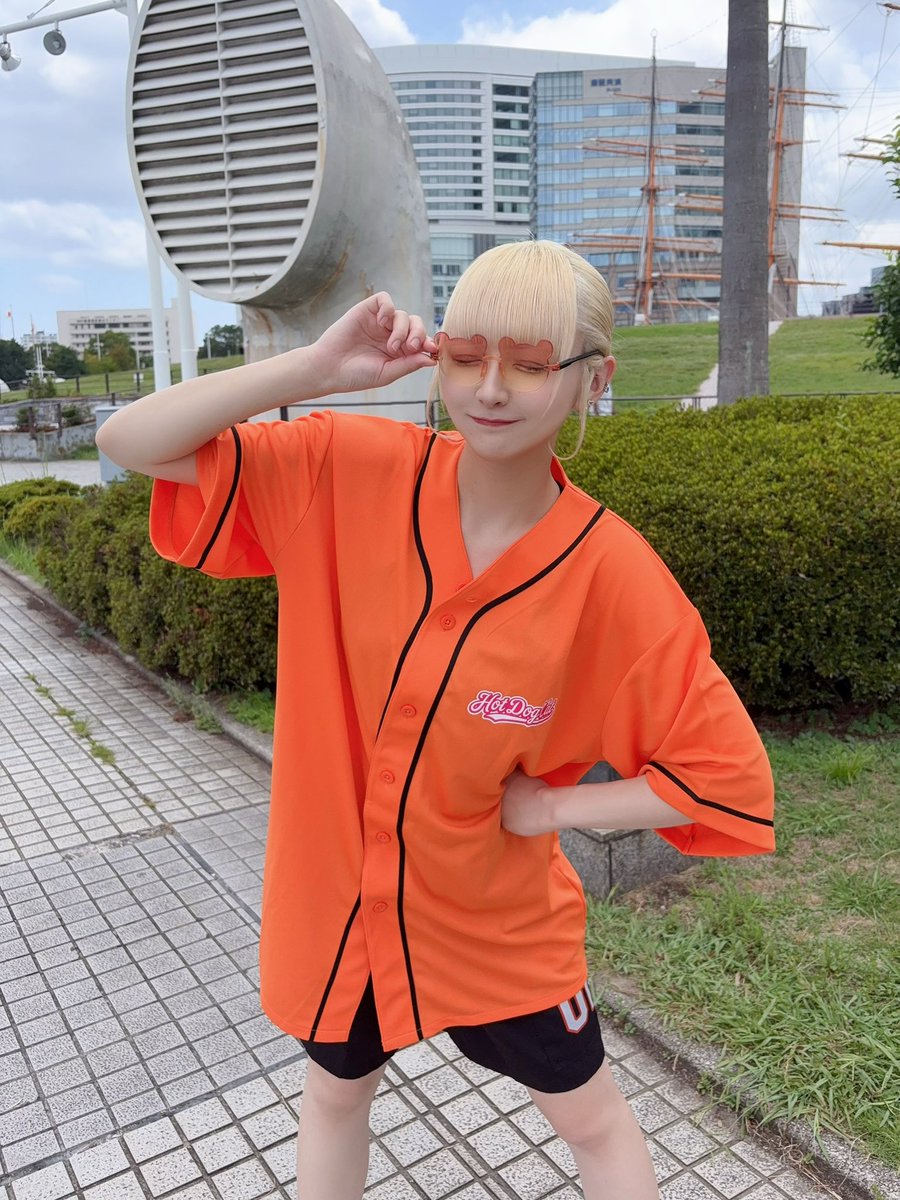 HDC_REINA's tweet photo. オレンジが似合うアイドル？🍊 https://t.co/JrxPwUhE7S