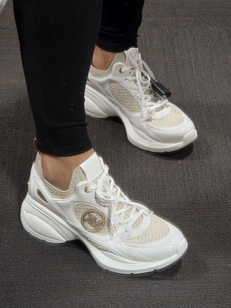Shell038312's tweet photo. Yes or no ?? 😊 https://t.co/8dLOfTDXNp